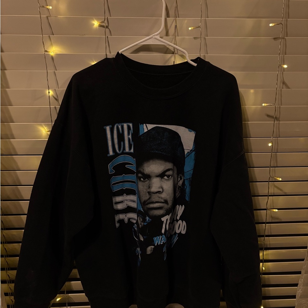 Black Crewneck Sweater with Classic Design